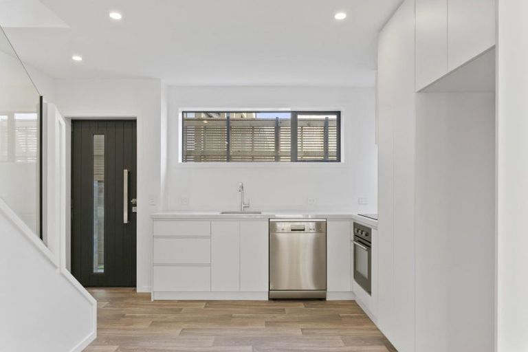 Photo of property in 96u9 Washington Avenue, Brooklyn, Wellington, 6021