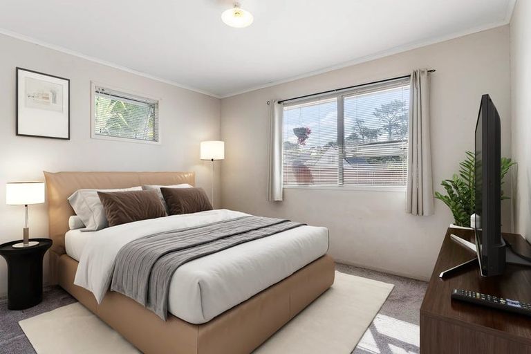 Photo of property in 53 Helena Street, Massey, Auckland, 0614