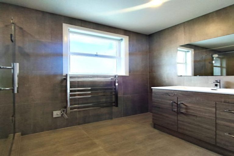 Photo of property in 35 Konini Road, Titirangi, Auckland, 0604