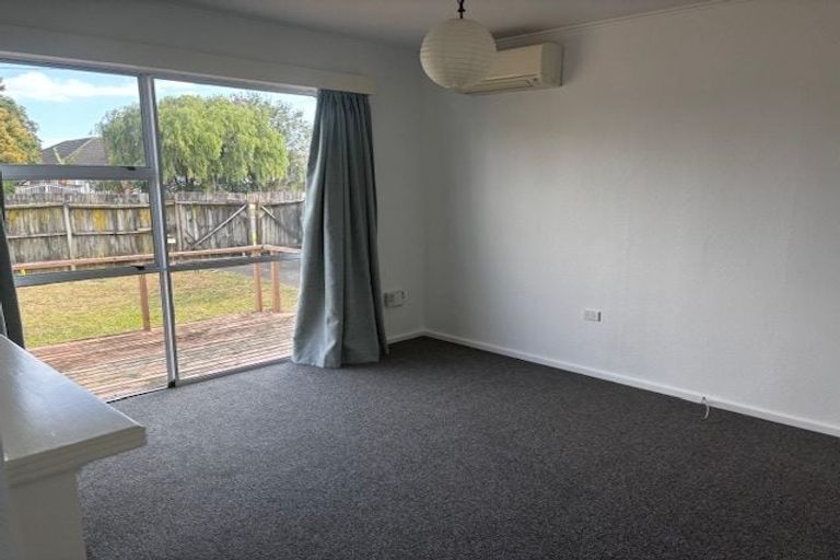 Photo of property in 15 Miller Road, Mangere Bridge, Auckland, 2022