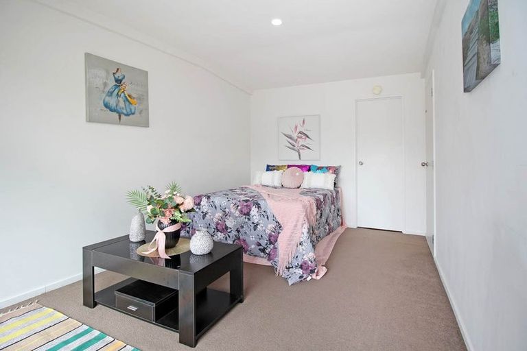 Photo of property in 4/58 Manuroa Road, Takanini, 2112