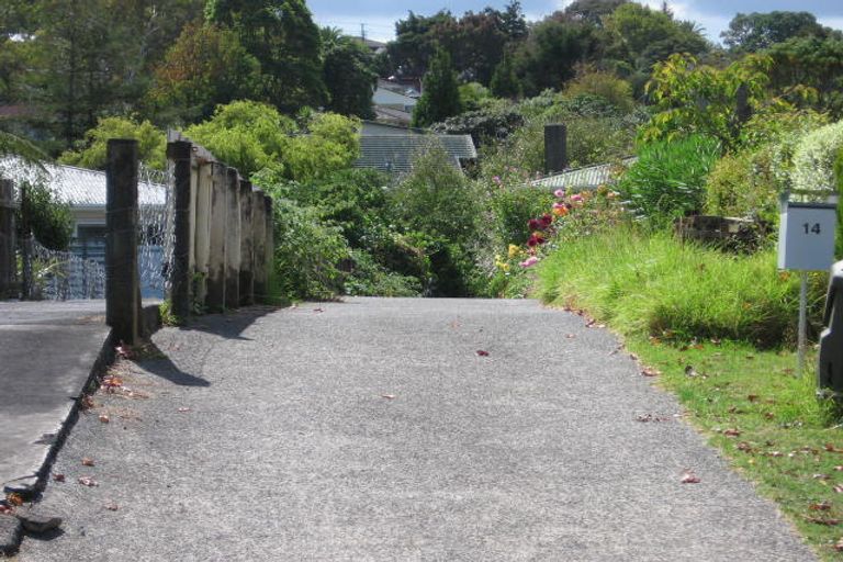 Photo of property in 14 La Rosa Street, Green Bay, Auckland, 0604