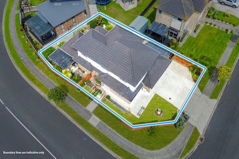 Photo of property in 2 Kirikiri Drive, Papakura, 2110