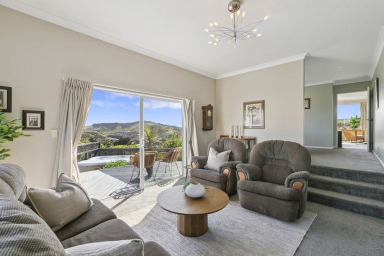 Photo of property in 14 Huxley Grove, Churton Park, Wellington, 6037
