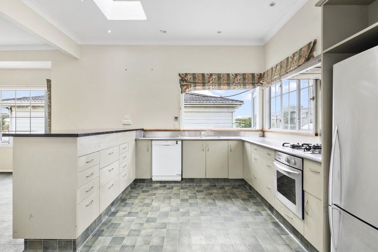 Photo of property in 31 Todman Street, Brooklyn, Wellington, 6021