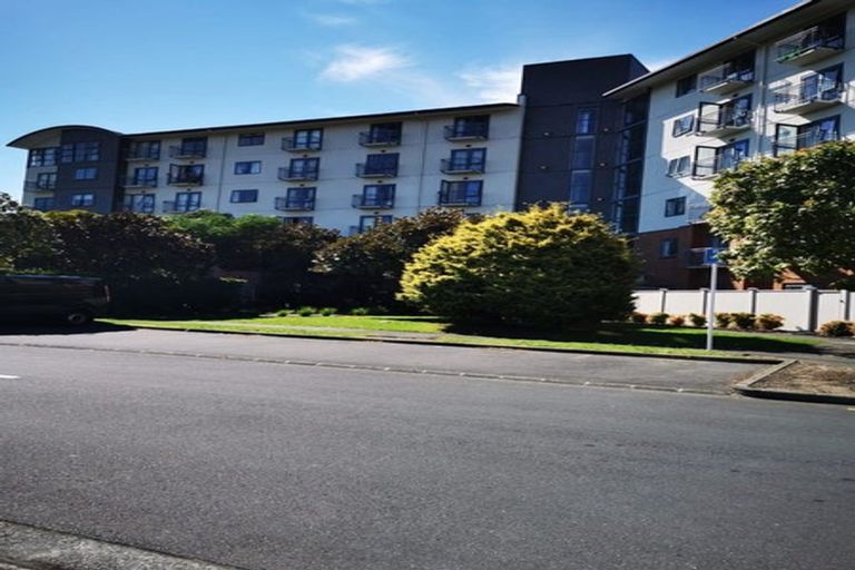 Photo of property in 5n/10 Crown Lynn Place, New Lynn, Auckland, 0600