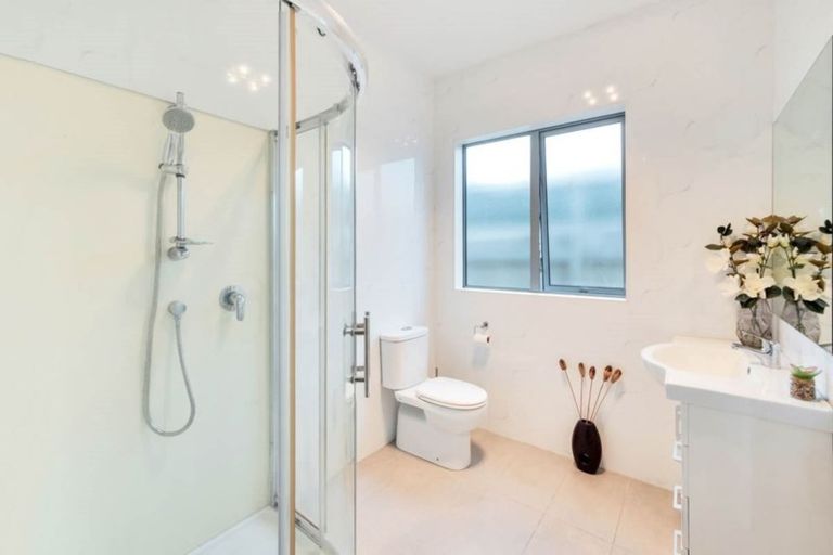 Photo of property in 17 Clendon Place, Manurewa, Auckland, 2102