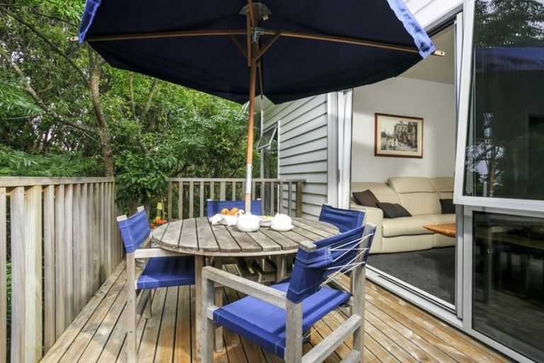 Photo of property in 128a Glamorgan Drive, Torbay, Auckland, 0630