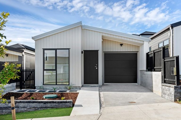 Photo of property in 51 Taukahiwi Road, Pukekohe, 2120