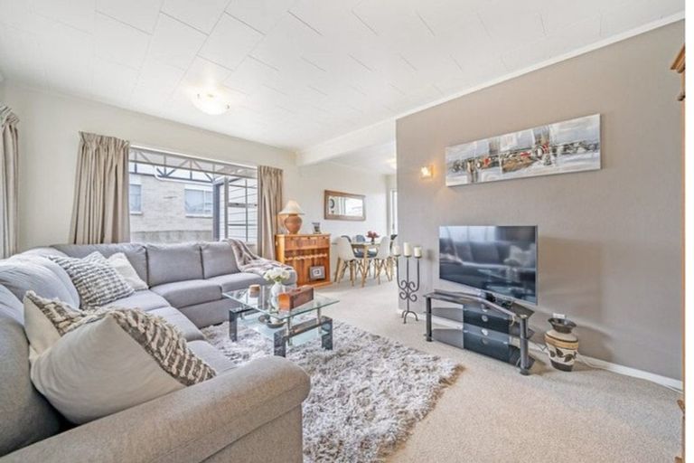 Photo of property in 11f5- John Street, Trentham, Upper Hutt, 5018