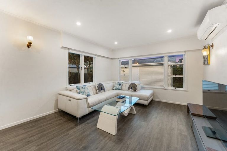 Photo of property in 8 Becroft Drive, Forrest Hill, Auckland, 0620