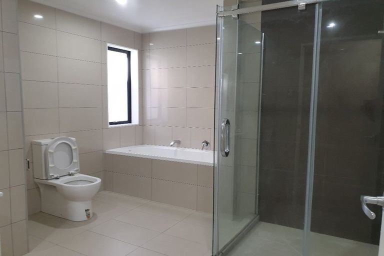 Photo of property in 50b Pinedale Place, Henderson, Auckland, 0610