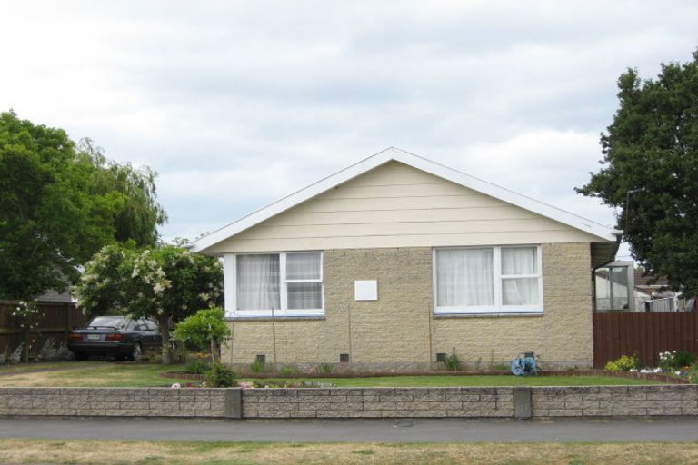 Photo of property in 17 Medina Crescent, Parklands, Christchurch, 8083