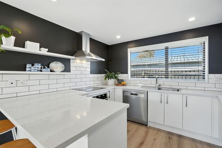 Photo of property in 2/256 Innes Road, St Albans, Christchurch, 8052