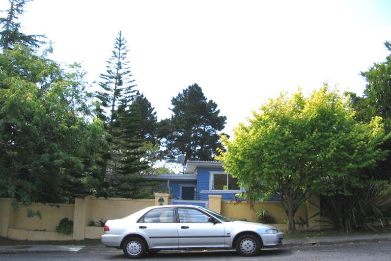 Photo of property in 33 Holt Avenue, Torbay, Auckland, 0630