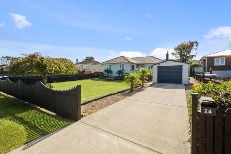 Photo of property in 24 Ingram Street, Papakura, 2110