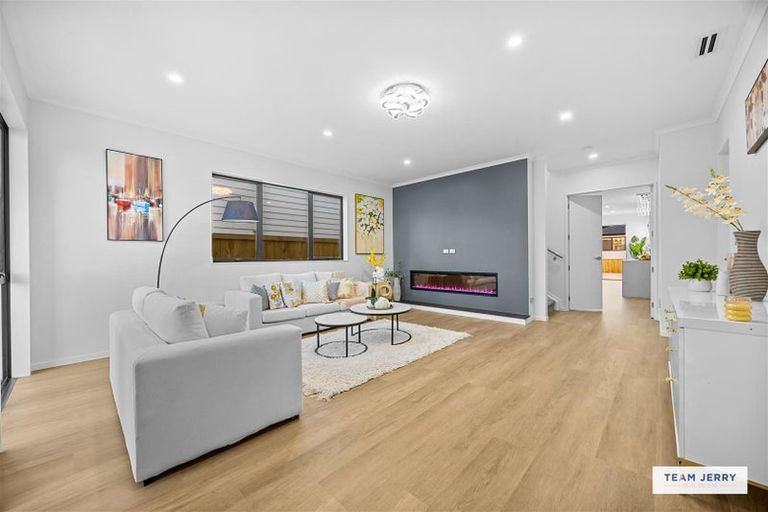 Photo of property in 3 Knockanara Drive, Flat Bush, Auckland, 2019