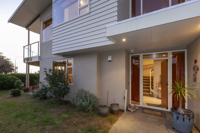 Photo of property in 3 Golf Road, Paraparaumu Beach, Paraparaumu, 5032