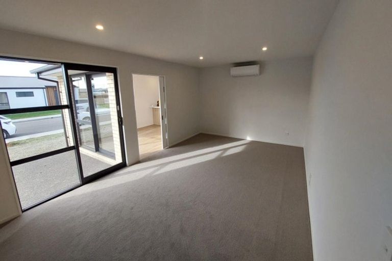 Photo of property in 35 Chambers Avenue, Woodend, 7610