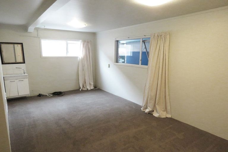 Photo of property in 35 Melandra Road, Stanmore Bay, Whangaparaoa, 0932