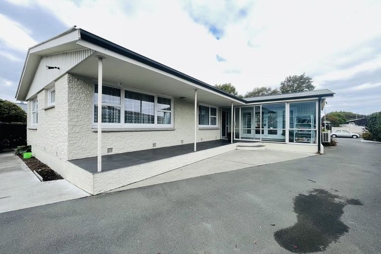 Photo of property in 27 Toorak Avenue, Avonhead, Christchurch, 8042
