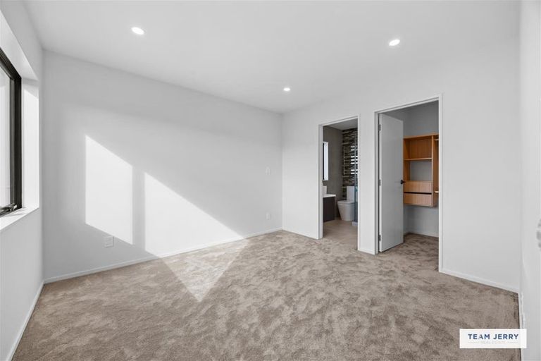 Photo of property in 339b Bucklands Beach Road, Bucklands Beach, Auckland, 2012