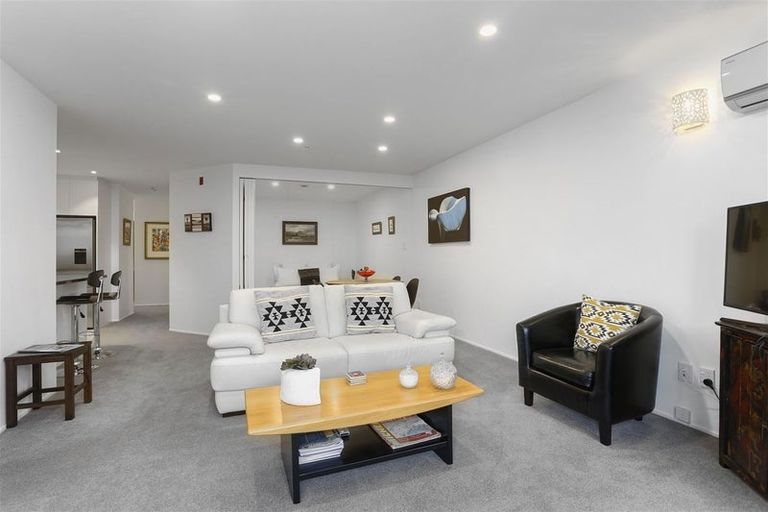 Photo of property in 3e/175 Hurstmere Road, Takapuna, Auckland, 0622