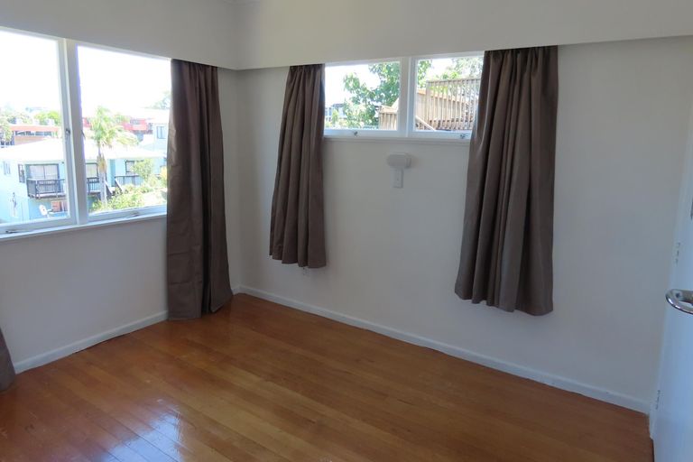 Photo of property in 10 Camelot Place, Glenfield, Auckland, 0629