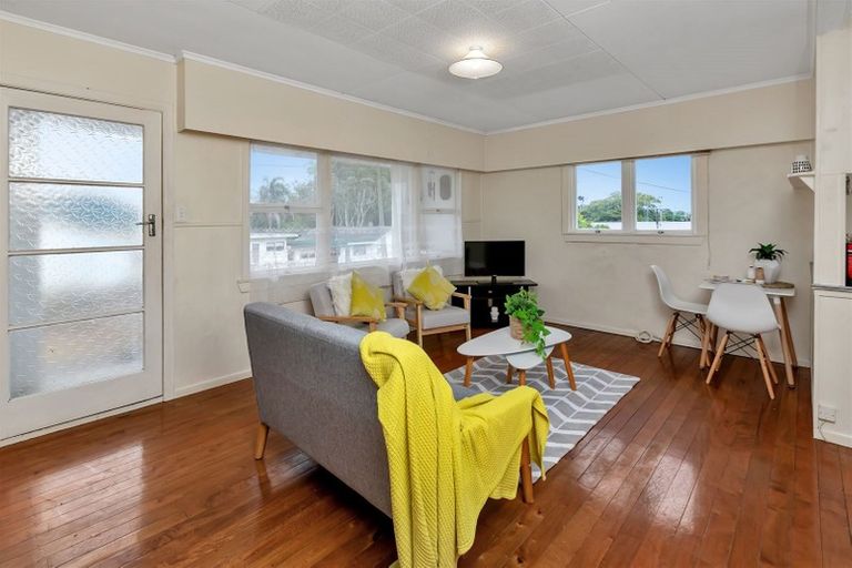 Photo of property in 21 Ford Avenue, Te Kamo, Kamo, 0112