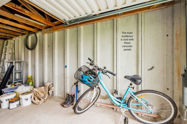 Photo of property in 22 Hohiria Street, Waikanae Beach, Waikanae, 5036