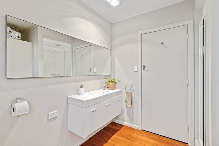 Photo of property in 2/172 Centaurus Road, Saint Martins, Christchurch, 8022