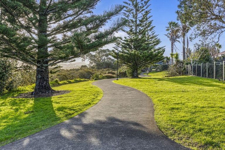 Photo of property in 48 Settlers Grove, Orewa, 0931