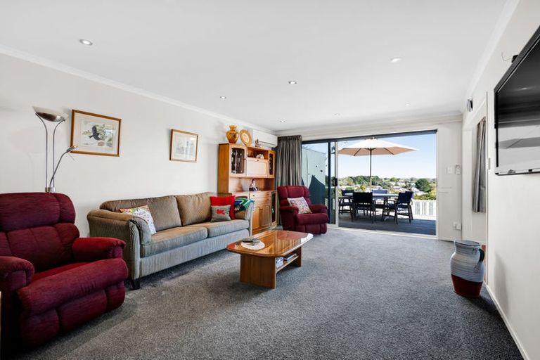 Photo of property in 78 Queens Road, Glen Avon, New Plymouth, 4312