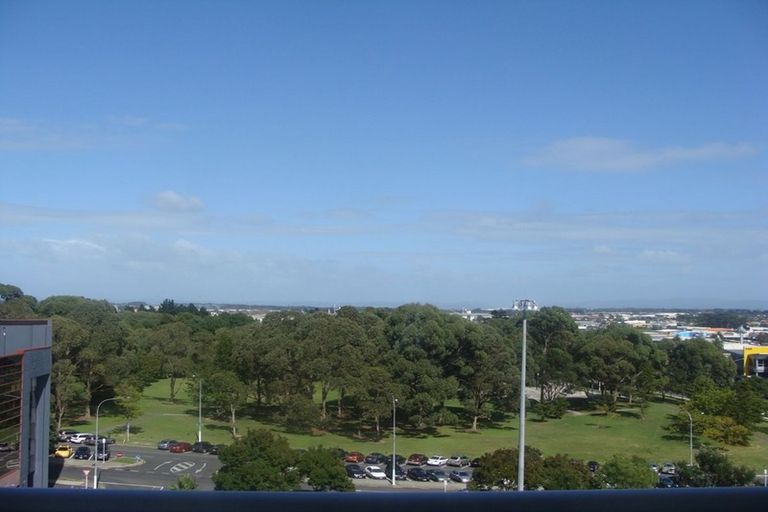 Photo of property in 1507/17 Osterley Way, Manukau, Auckland, 2104
