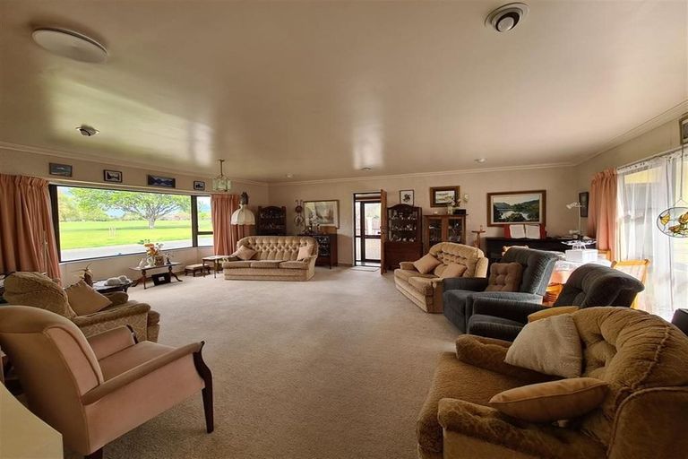 Photo of property in 100 Freyberg Avenue, Tamatea, Napier, 4112