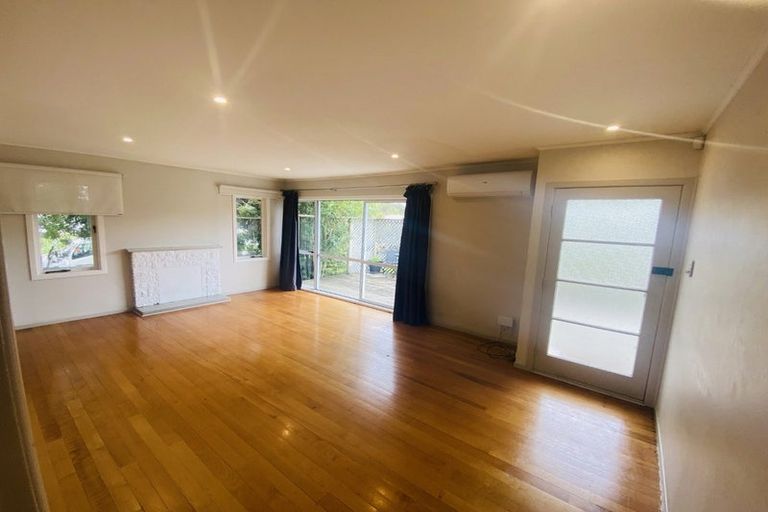 Photo of property in 51 Smythe Road, Henderson, Auckland, 0612
