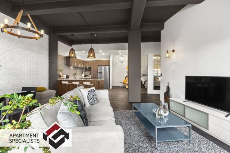 Photo of property in 22 Emily Place, Bellevue, Tauranga, 3110