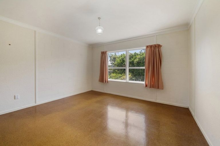Photo of property in 107 Muir Avenue, Mangere Bridge, Auckland, 2022