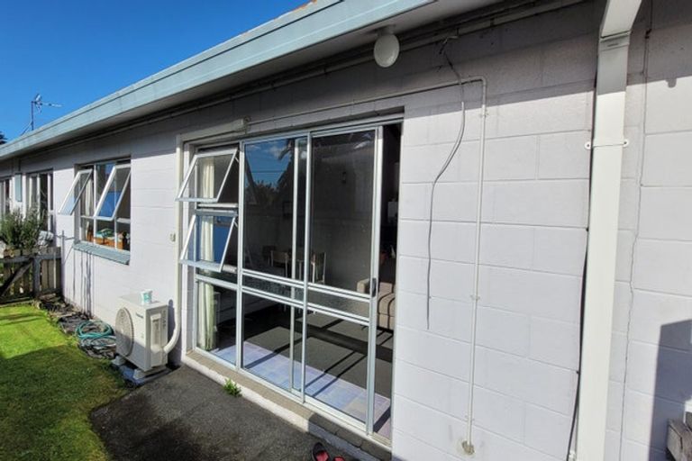 Photo of property in 24 Maire Street, Inglewood, 4330