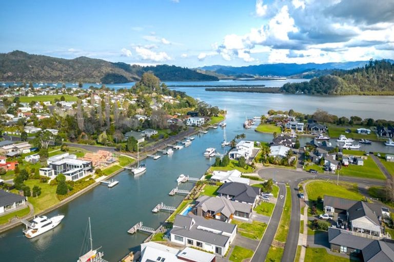 Photo of property in 34 Ngaroma Crescent, Whitianga, 3510