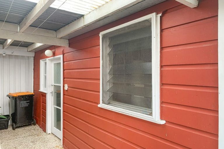 Photo of property in 27 Park Road, West End, Palmerston North, 4412