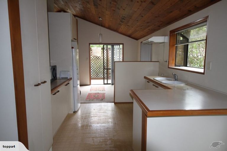 Photo of property in 11 Firle Place, Green Bay, Auckland, 0604