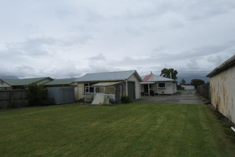 Photo of property in 27 Lyndhurst Street, Westport, 7825