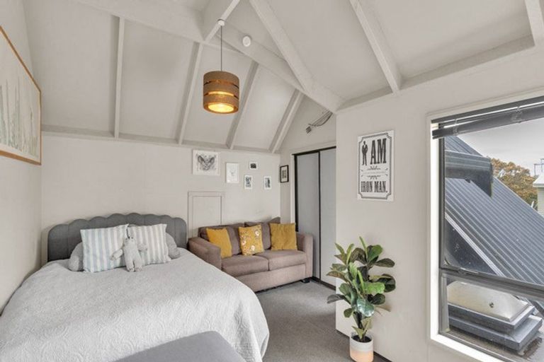 Photo of property in 68 Palatine Terrace, Saint Martins, Christchurch, 8022