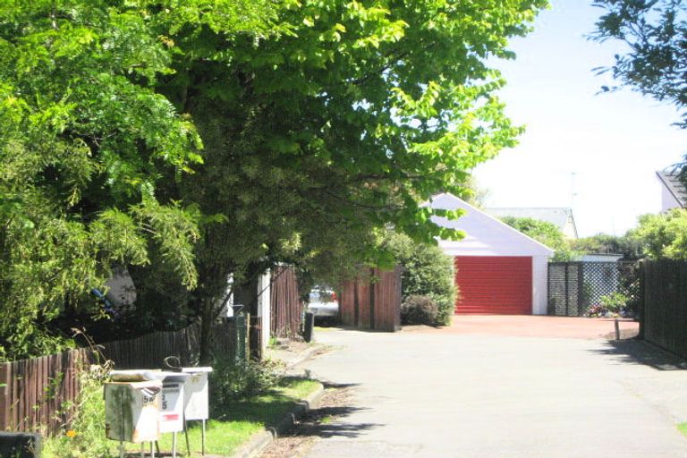 Photo of property in 2/5 Glenys Place, Broomfield, Christchurch, 8042