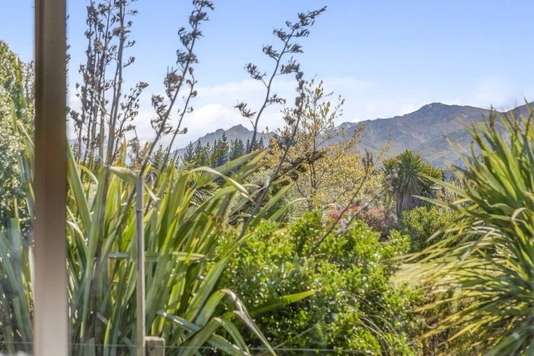 Photo of property in 1 Criffel Place, Luggate, Cromwell, 9383