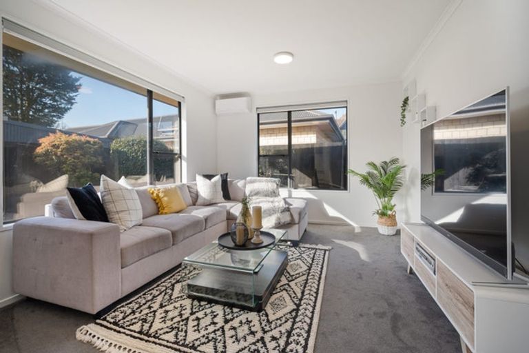 Photo of property in 14 Innisfree Place, Northwood, Christchurch, 8051