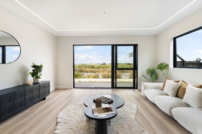 Photo of property in 51 Emerald Avenue, Rosehill, 2113