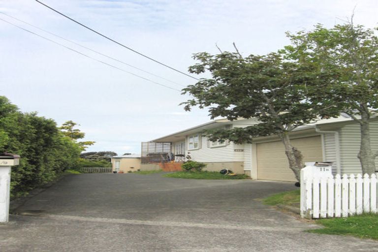 Photo of property in 1/11 Merton Avenue, Glenfield, Auckland, 0627