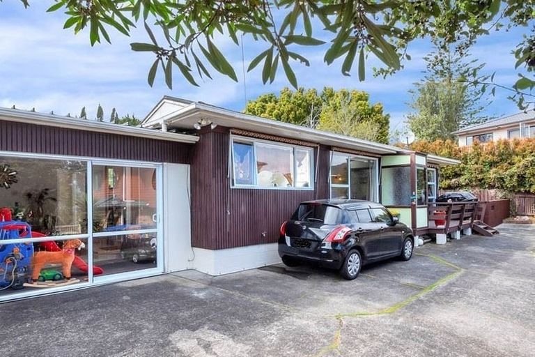 Photo of property in 4202a/2 Great North Road, Glendene, Auckland, 0602